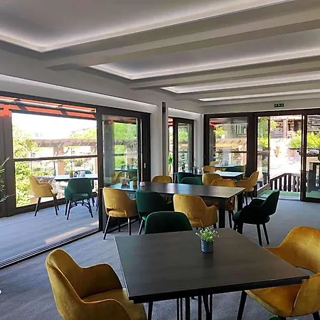 Otel Deluxe House Glavatarski *